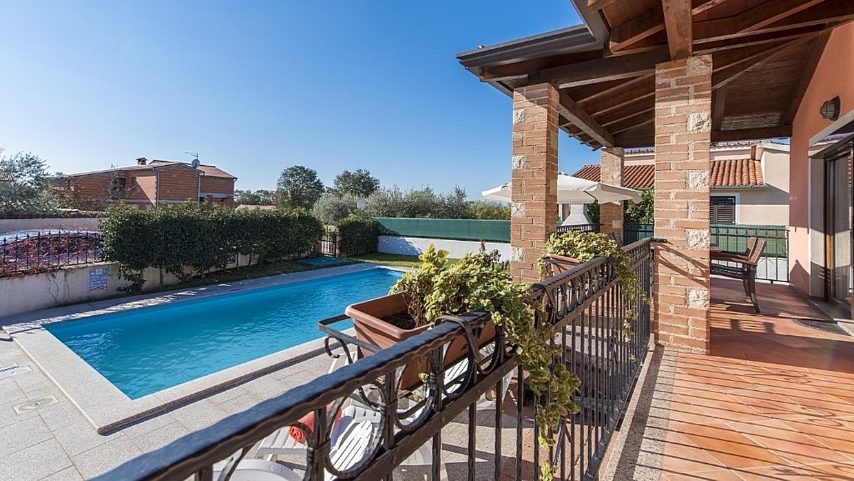 Haus mit Pool und Meerblick in d. N. v. Porec