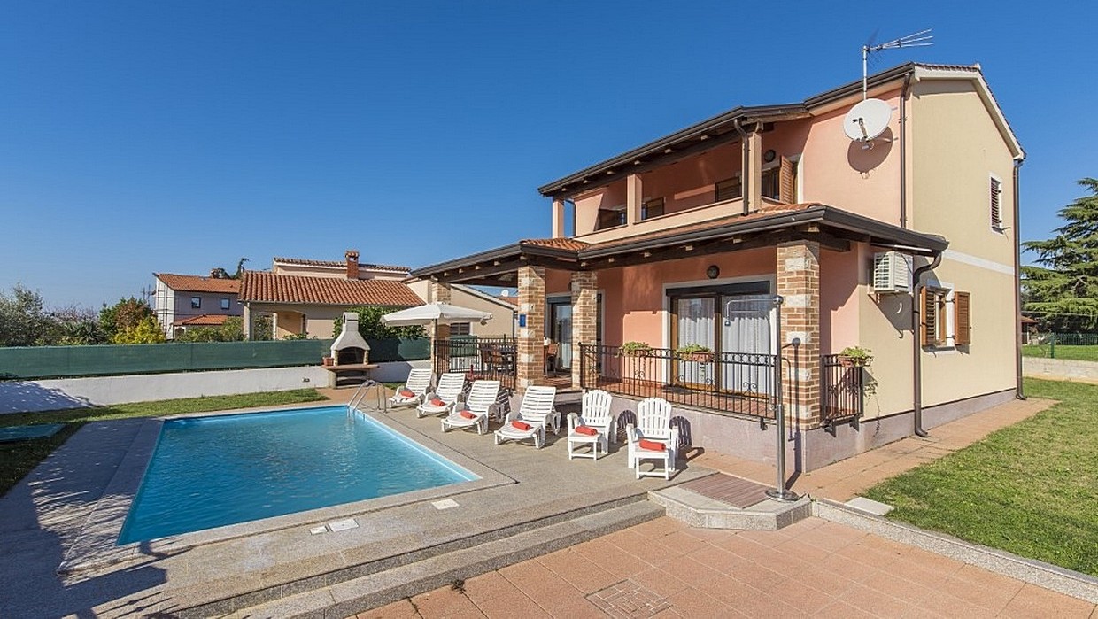 Haus mit Pool und Meerblick in d. N. v. Porec