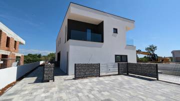 Casa con piscina in vendita Poreč