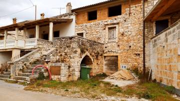 Steinhaus in der Nähe von Porec zum Renovieren