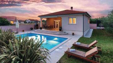 House with pool for sale Pula