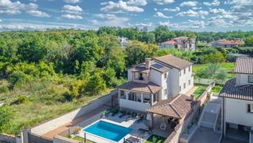 Apartment house with pool Poreč