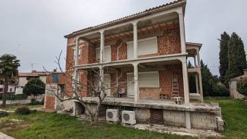 Apartmenthaus im Zentrum von Poreč in der Nähe des Meeres