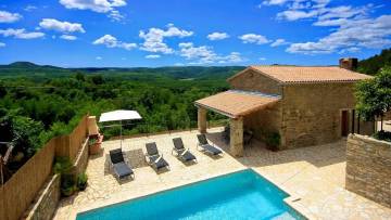 Renovated stone house for sale Motovun with panoramic views