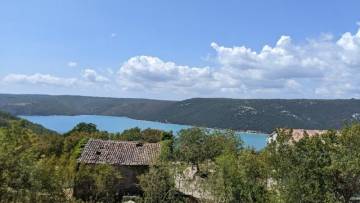 Renoviertes Haus mit Pool und Meerblick