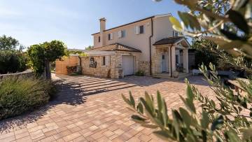 Villa with pool for sale Vrsar