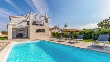 Hiša z bazenom na prodaj Barban