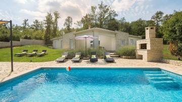 Villa auf einem großzügigen Grundstück in Labin